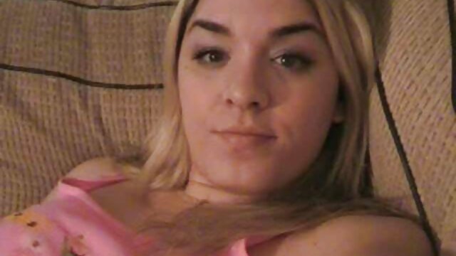 La superbe rousse Natalie Lust échange sa chatte contre une film porno complet streaming pizza